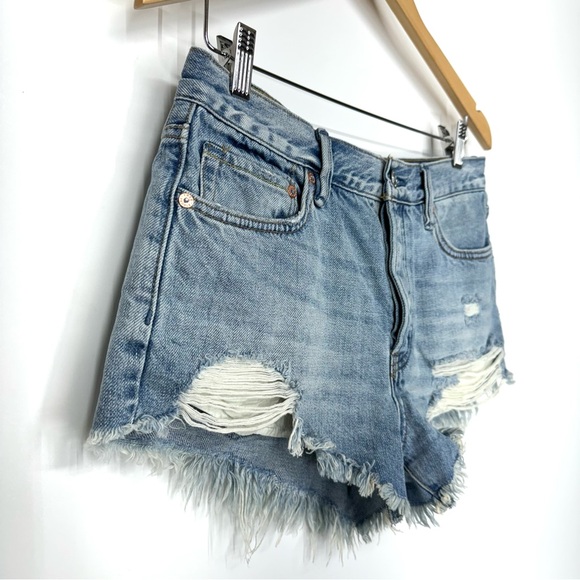 We The Free People Distressed Fringe Hem High Waisted Cutoff Jean Shorts Size 27 - Picture 2 of 16